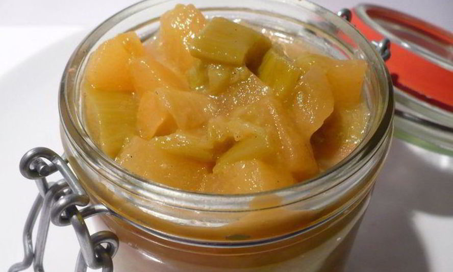 Рецепт диетического десерта из яблок и ревеня