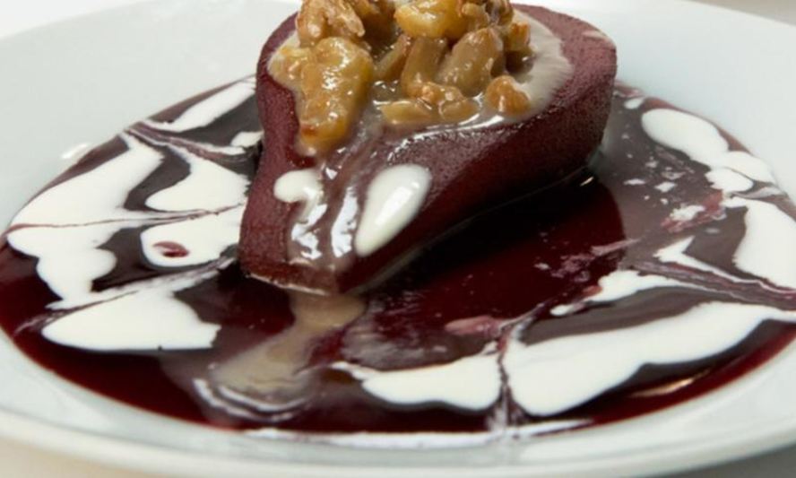 Рецепт груши, запеченной с грецкими орехами и сливками