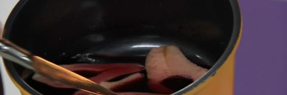 груша, запеченная с грецкими орехами и сливками