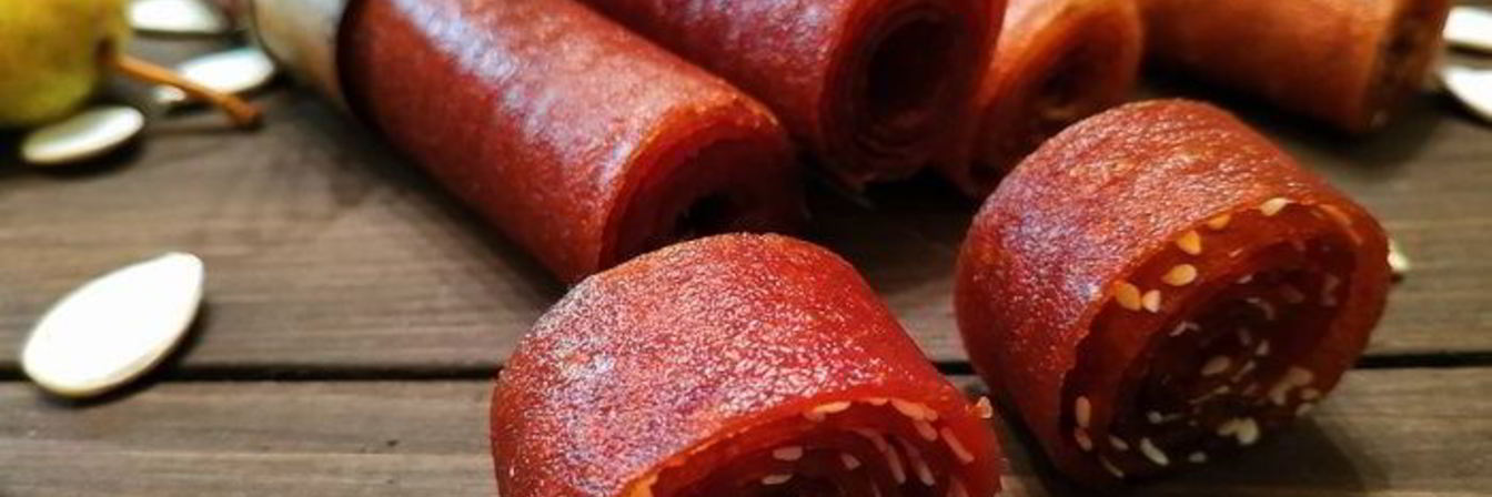 Грушевая пастила с кардамоном и тыквенными семечками