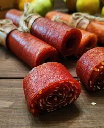 Грушевая пастила с кардамоном и тыквенными семечками