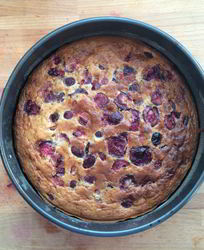 Клафути с черешней