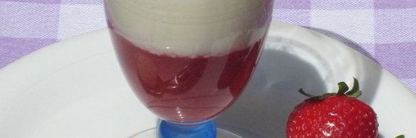 клубнично-ванильная панна котта