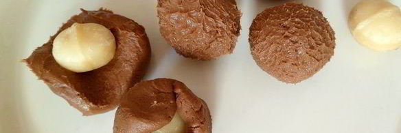 домашние конфеты из макадамии, нуги, марципана и шоколада