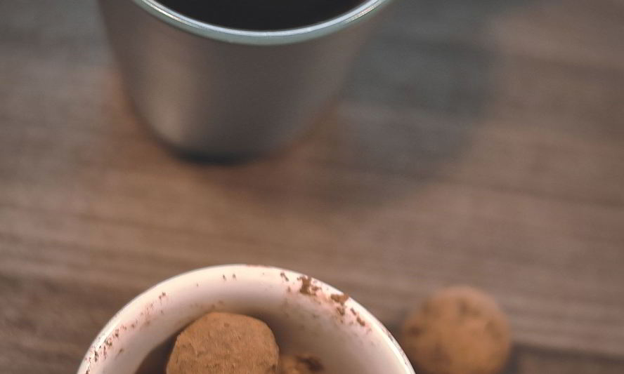 Рецепт кокосовых конфет с финиками