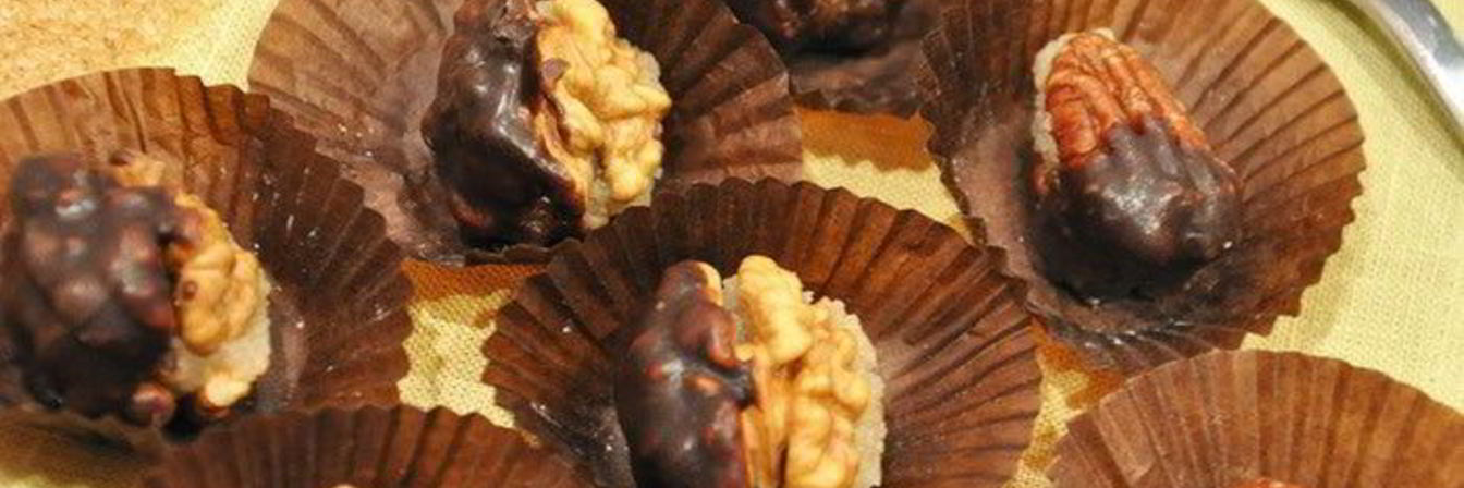 Конфетки с миндально-винной начинкой и кленовым сиропом