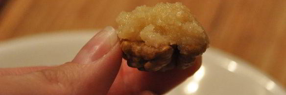 конфетки с миндально-винной начинкой и кленовым сиропом