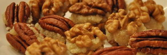 конфетки с миндально-винной начинкой и кленовым сиропом