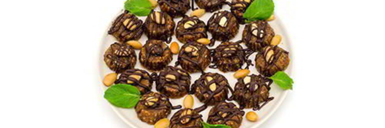 Конфеты из миндаля и сухофруктов