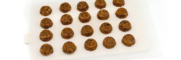 конфеты из миндаля и сухофруктов