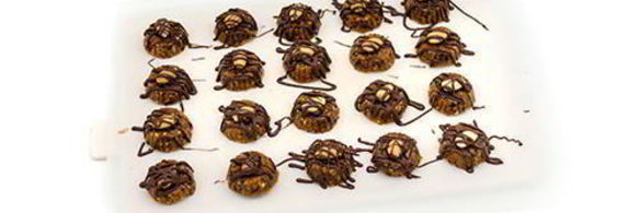 конфеты из миндаля и сухофруктов