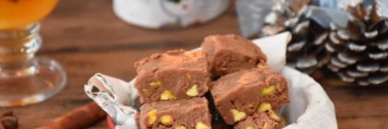 Мягкие шоколадные конфеты с фисташками