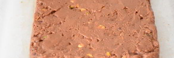 мягкие шоколадные конфеты с фисташками