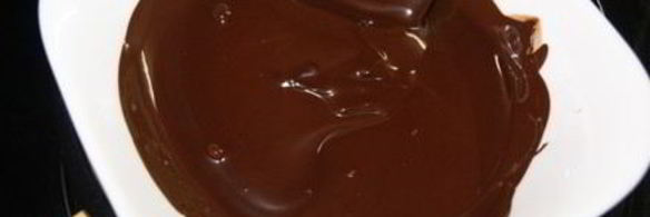 натуральные конфеты финики с миндалем в шоколаде