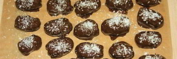 натуральные конфеты финики с миндалем в шоколаде