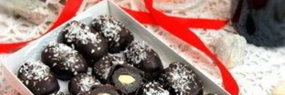 натуральные конфеты финики с миндалем в шоколаде