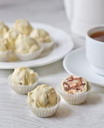 Ореховые конфеты в белом шоколаде