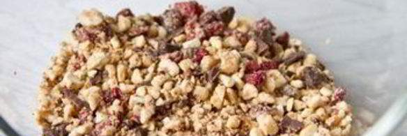 ореховые конфеты в белом шоколаде