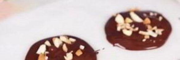 шоколадные конфеты с орехами и курагой