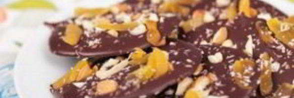 шоколадные конфеты с орехами и курагой