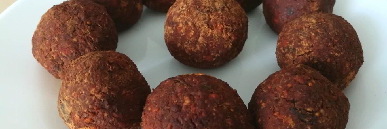 Сыроедческие конфеты из моркови, сухофруктов и орехов