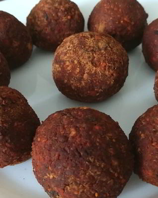 Сыроедческие конфеты из моркови, сухофруктов и орехов