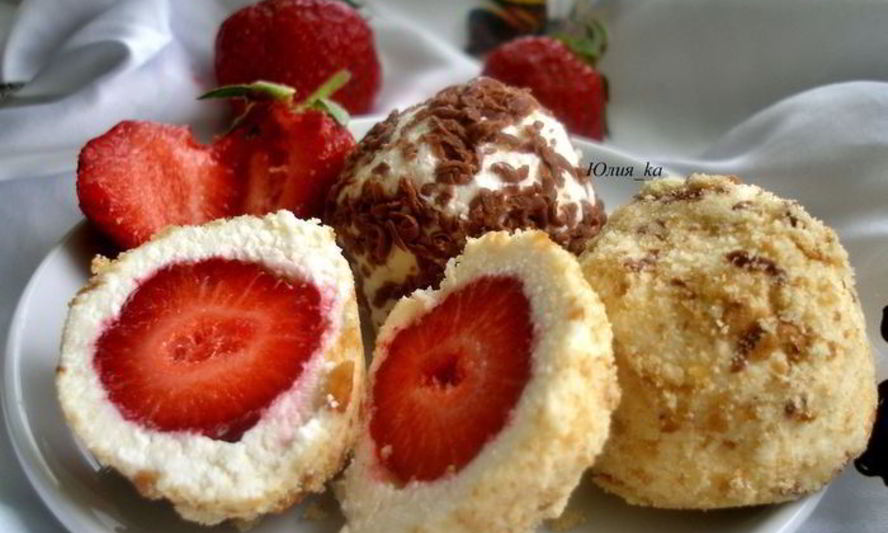 Рецепт творожных конфет с клубникой