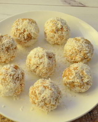Творожные конфеты с кокосом и арахисовой пастой
