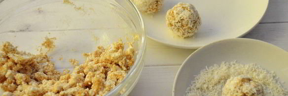 творожные конфеты с кокосом и арахисовой пастой