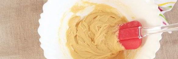 бисквит с клубникой и сливочным кремом