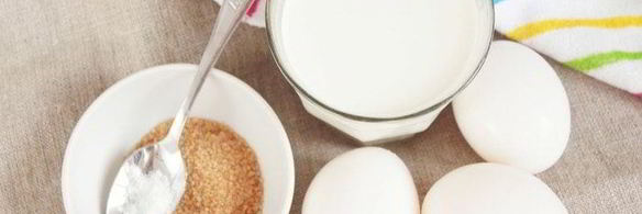 бисквит с клубникой и сливочным кремом