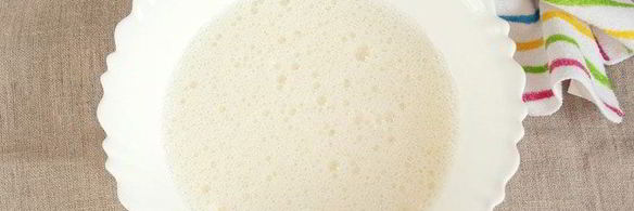 бисквит с клубникой и сливочным кремом