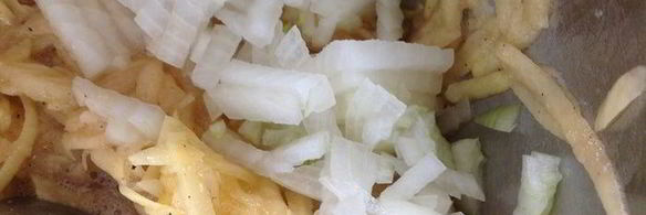 деруны с крем-фрешем и слабосоленой семгой