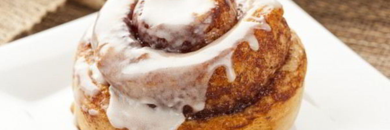 Домашние булочки с корицей и кремом