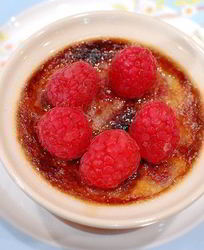 Крем-брюле с малиной