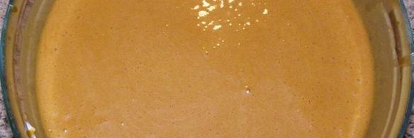 крем-брюле с малиново-клубничным соусом