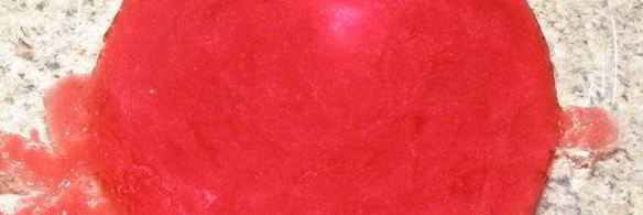 крем-брюле с малиново-клубничным соусом