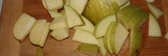 кростатине с кремом, яблоками и розмарином