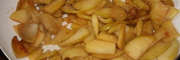 кростатине с кремом, яблоками и розмарином