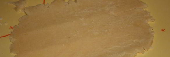 кростатине с кремом, яблоками и розмарином