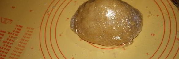 кростатине с кремом, яблоками и розмарином