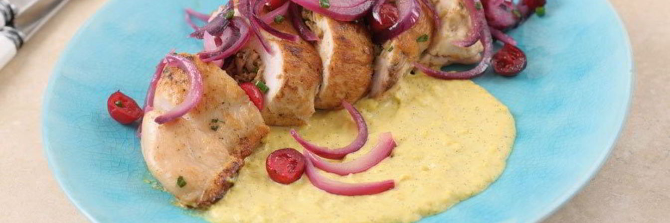 Куриная грудка, фаршированная шампиньонами с кукурузным кремом