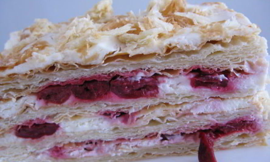 Рецепт мильфея с вишнями и сливочным кремом