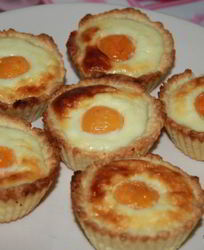 Песочные корзинки с кремом и абрикосом Яишенки