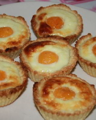 Песочные корзинки с кремом и абрикосом Яишенки