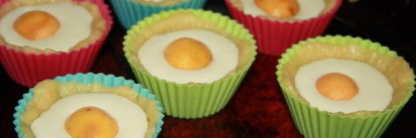 песочные корзинки с кремом и абрикосом яишенки