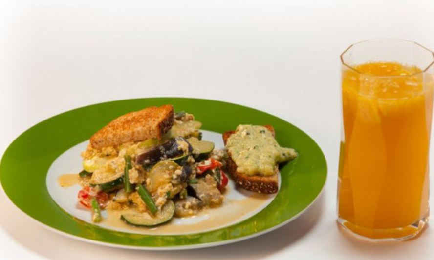 Рецепт рагу из кабачков с кремом из цукини