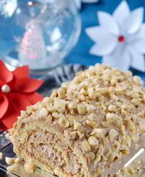 Рулет Рождественское полено с шоколадно-ореховым кремом