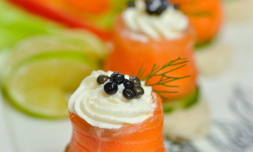 Рецепт рулетиков из семги с крем-сыром