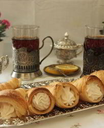 Слоеные трубочки с белковым кремом